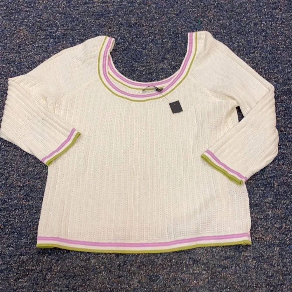 The Limited White Crop sweater sz. XL NWT